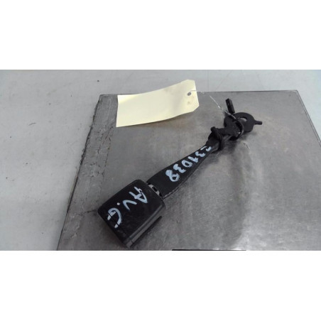 Attache ceinture avant gauche SKODA SUPERB 3
