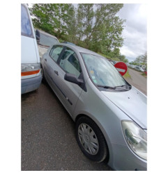 Capot RENAULT CLIO 3 Photo n°19