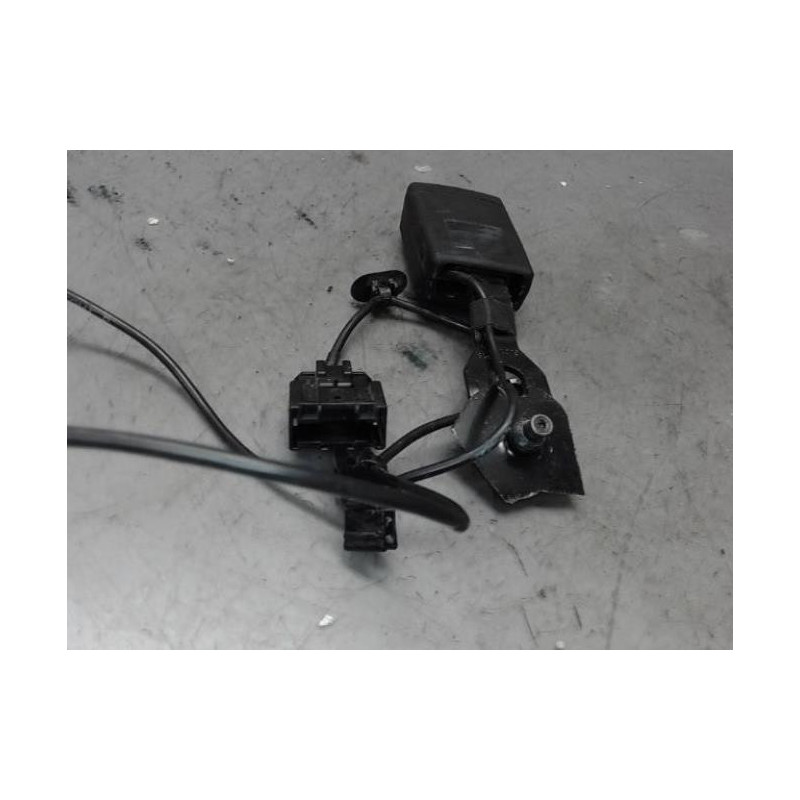 Attache ceinture avant gauche CITROEN BERLINGO 2