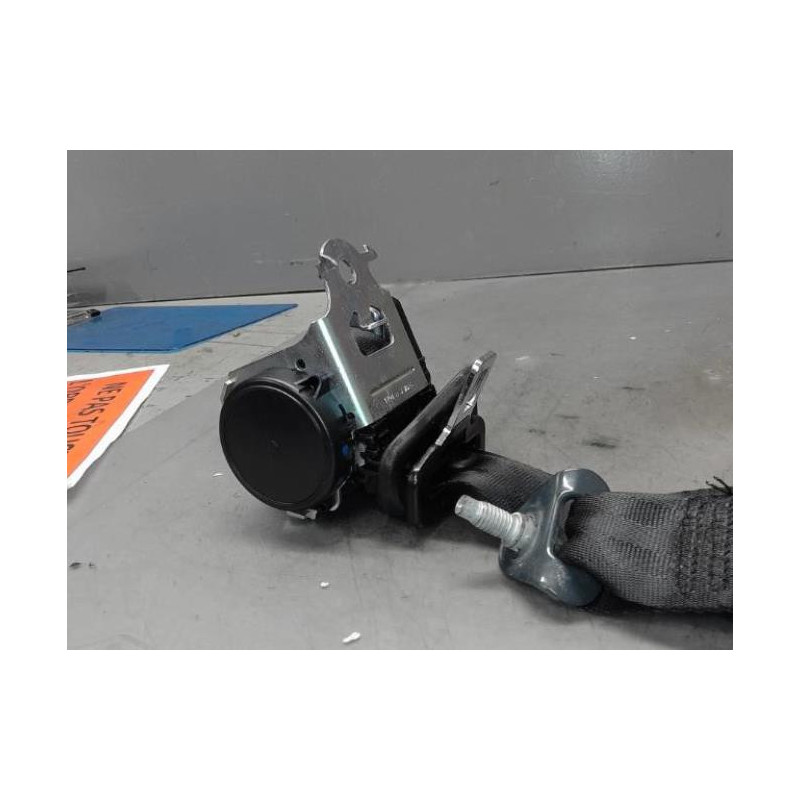 Ceinture arriere droit PEUGEOT 208 1