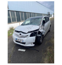 Malle/Hayon arriere TOYOTA VERSO Photo n°18