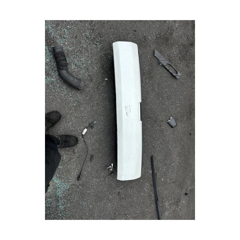 Hayon inferieur PEUGEOT 3008 1