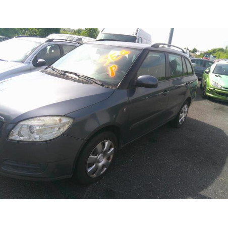 Feu arriere principal gauche (feux) SKODA FABIA 2 Photo n°1