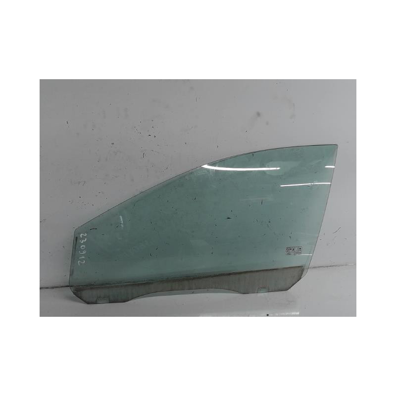 Vitre avant gauche FORD FOCUS 2