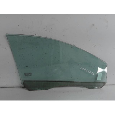 Vitre avant gauche FORD FOCUS 2