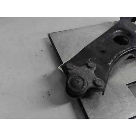 Triangle avant droit PEUGEOT 208 2