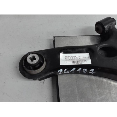 Triangle avant gauche PEUGEOT 208 2