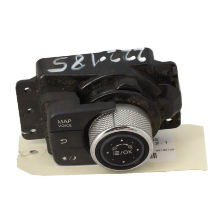 Commande GPS INFINITI Q50 Photo n°1