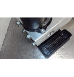 Bloc ABS (freins anti-blocage) MERCEDES CLASSE CLK 209