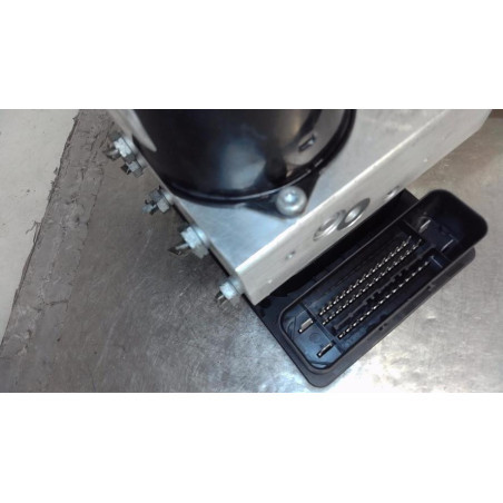 Bloc ABS (freins anti-blocage) MERCEDES CLASSE CLK 209