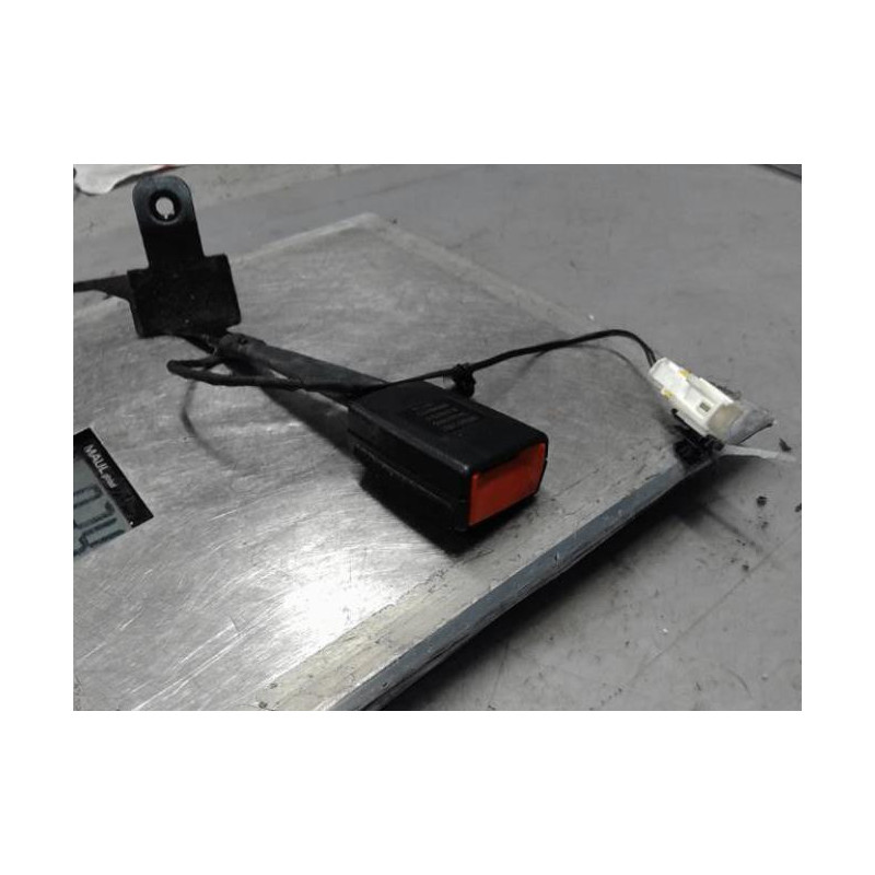 Attache ceinture avant gauche CITROEN C4 CACTUS