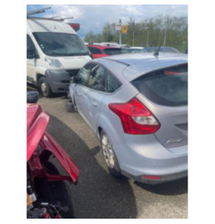 Malle/Hayon arriere FORD FOCUS 3 Photo n°9