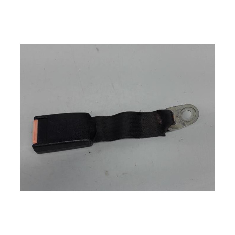Attache ceinture arriere gauche OPEL KADETT D