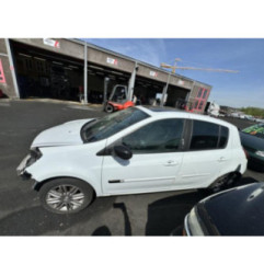 Capot RENAULT CLIO 3 Photo n°16