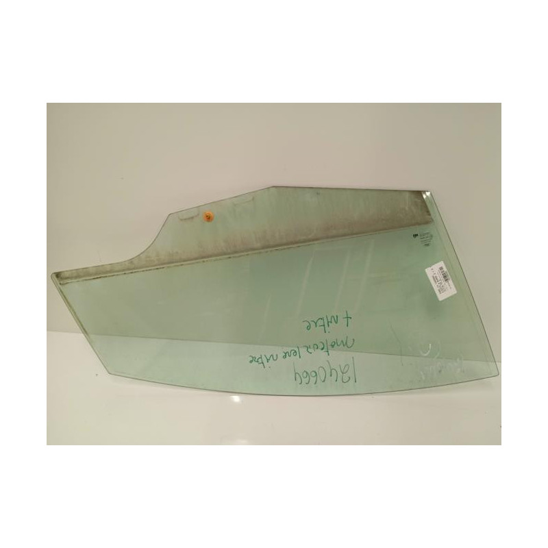 Vitre avant droit FORD FIESTA 6