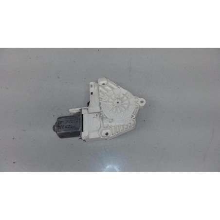 Moteur leve vitre avant droit AUDI A4 3 Photo n°1
