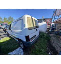 Calandre PEUGEOT PARTNER 1 Photo n°13