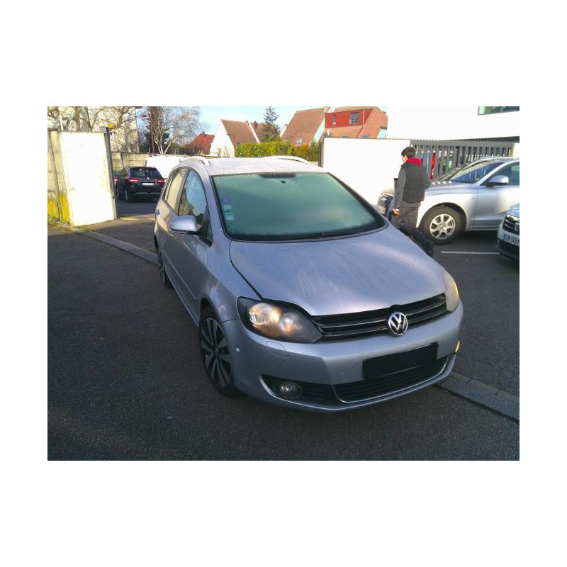 Attache ceinture avant droit VOLKSWAGEN GOLF PLUS