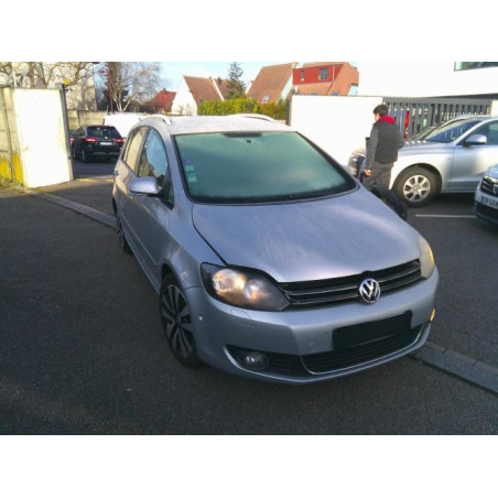 Attache ceinture avant droit VOLKSWAGEN GOLF PLUS Photo n°1