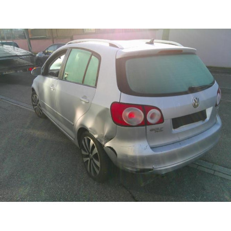 Attache ceinture avant droit VOLKSWAGEN GOLF PLUS