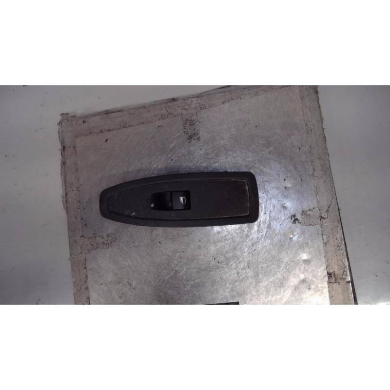 Interrupteur de leve vitre avant droit BMW SERIE 1 F20