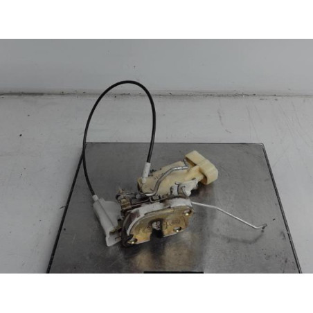 Serrure avant droit TOYOTA YARIS 1 Photo n°1