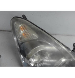 Optique avant principal droit (feux)(phare) TOYOTA COROLLA VERSO 2 Photo n°3