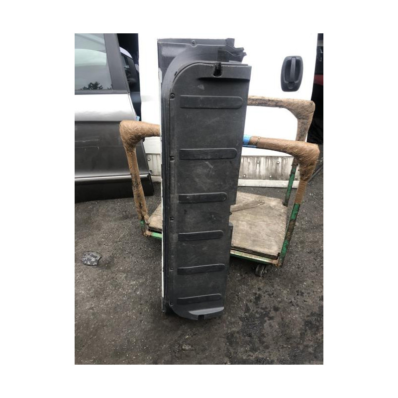 Hayon inferieur PEUGEOT 3008 1