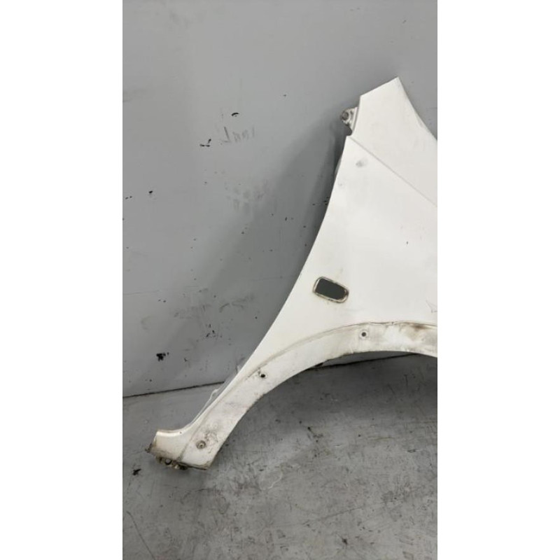 Aile avant droit TOYOTA YARIS VERSO