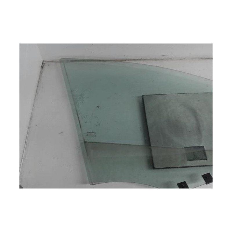 Vitre avant gauche RENAULT CLIO 4
