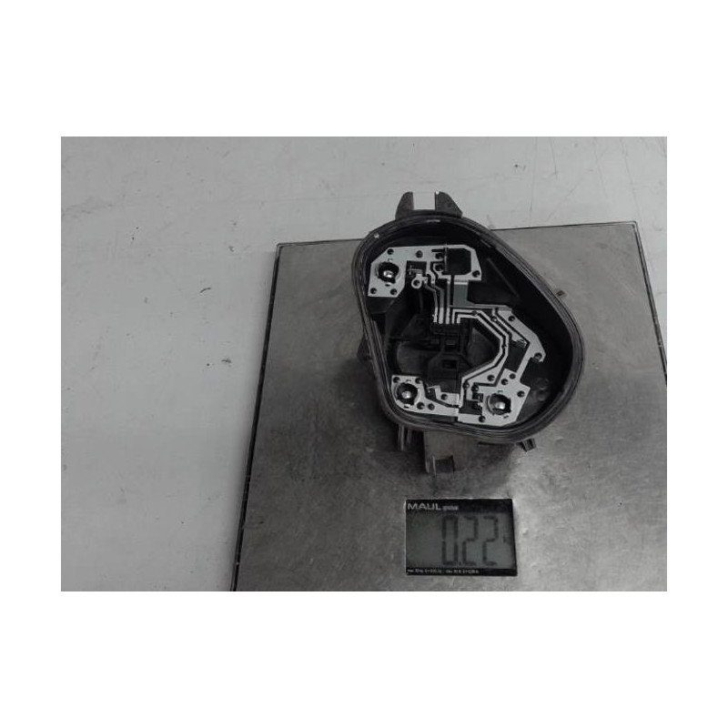 Platine feu arriere droit PEUGEOT 208 1