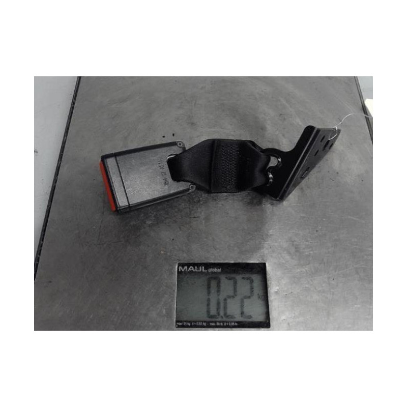 Attache ceinture arriere droit PEUGEOT 208 1