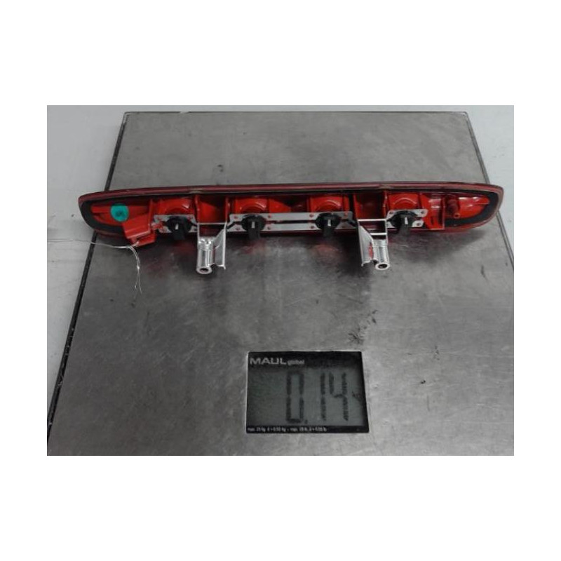 Feu arriere stop central PEUGEOT 208 1