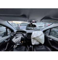 Feu arriere stop central PEUGEOT 208 1 Photo n°16