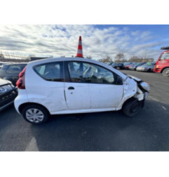 Feu arriere principal droit (feux) PEUGEOT 107 Photo n°15