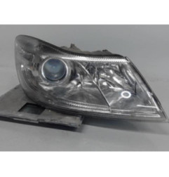Optique avant principal droit (feux)(phare) SKODA OCTAVIA 2 Photo n°1