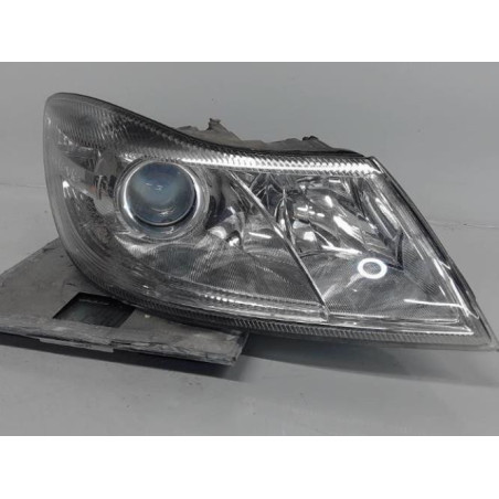 Optique avant principal droit (feux)(phare) SKODA OCTAVIA 2 Photo n°1