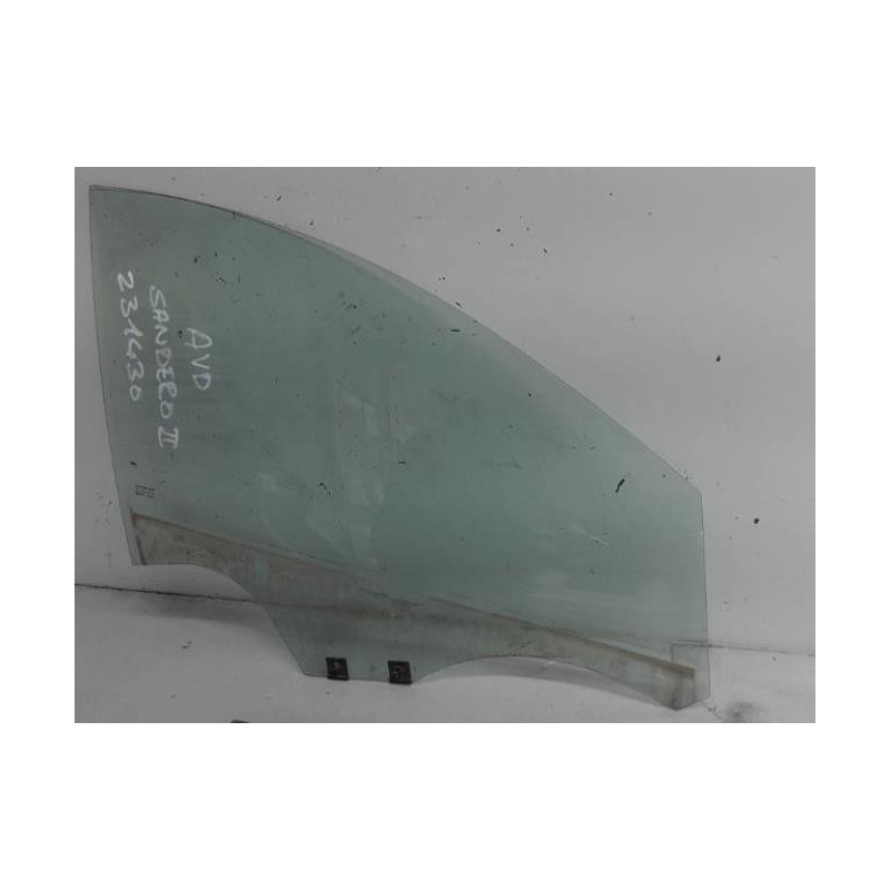 Vitre avant droit DACIA SANDERO 2