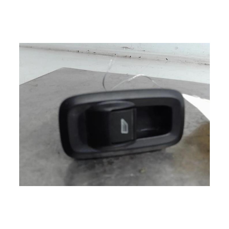Interrupteur de leve vitre avant droit FORD KA+