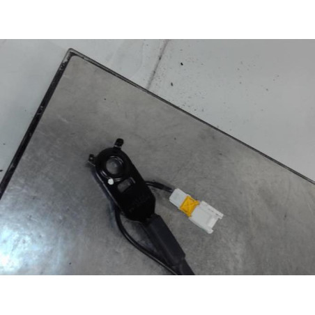 Attache ceinture avant droit CITROEN C4 2