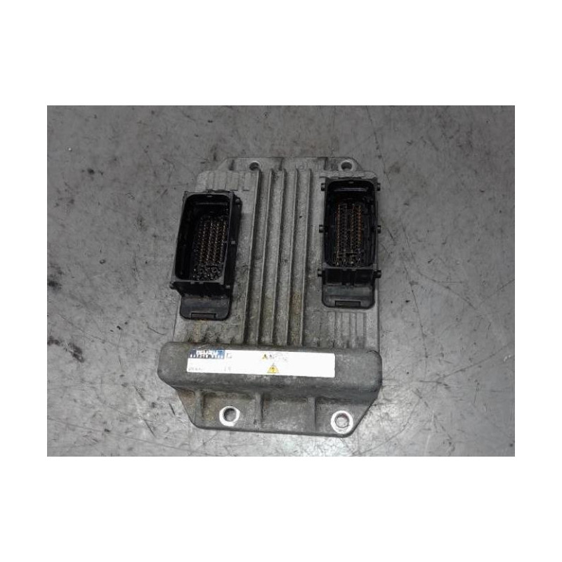 Calculateur moteur OPEL MERIVA A