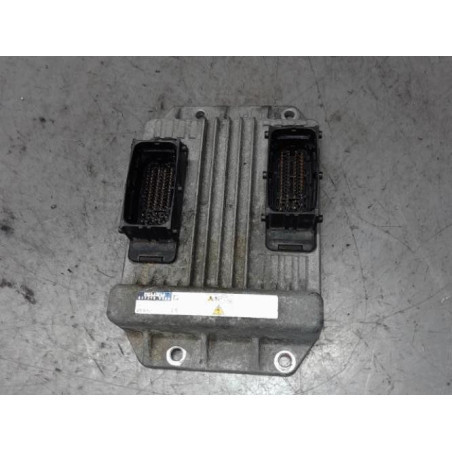 Calculateur moteur OPEL MERIVA A Photo n°1