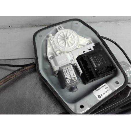 Moteur leve vitre avant gauche VOLKSWAGEN JETTA 3 Photo n°1
