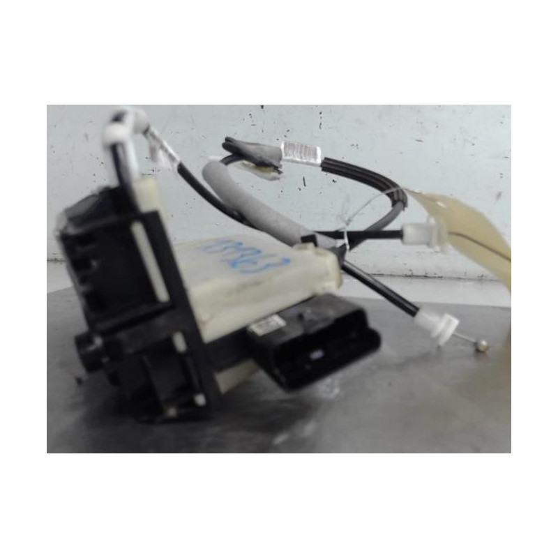 Serrure arriere droit PEUGEOT 208 1