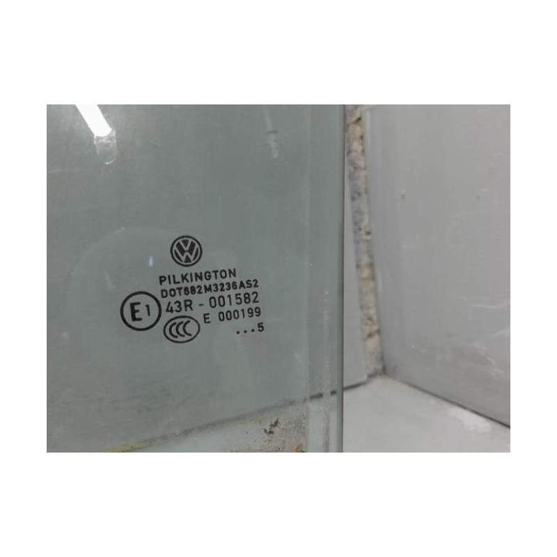 Vitre avant gauche VOLKSWAGEN TOURAN 1