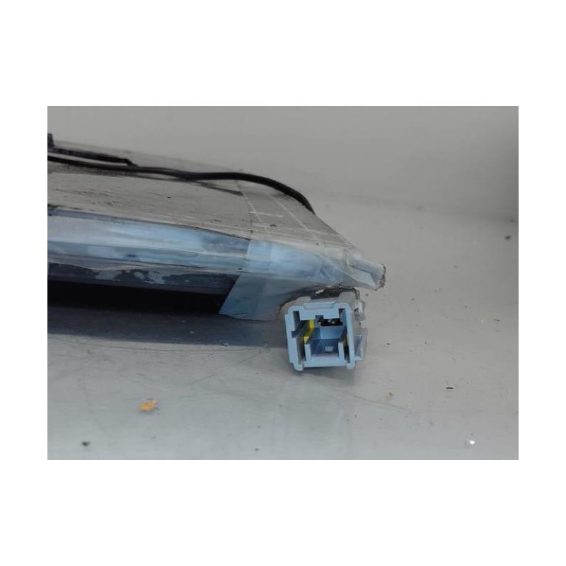 Attache ceinture avant gauche PEUGEOT 208 1