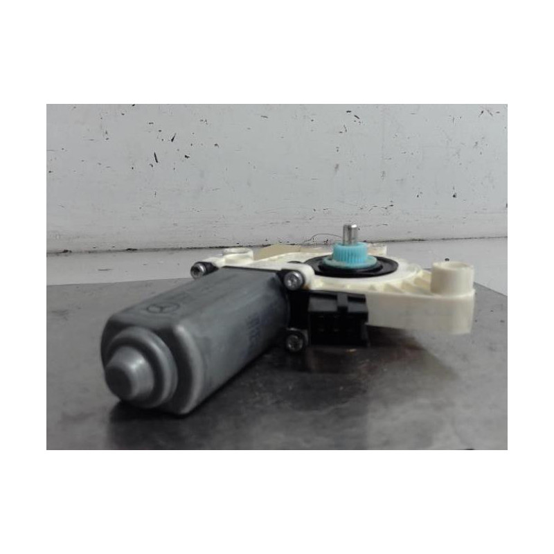 Moteur leve vitre avant droit MERCEDES CLASSE B 245