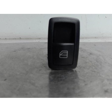 Interrupteur de leve vitre arriere gauche MERCEDES CLASSE A 169 Photo n°1