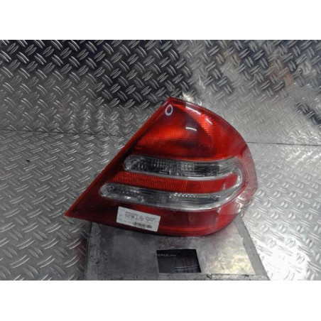 Feu arriere principal droit (feux) MERCEDES CLASSE C 203 Photo n°1