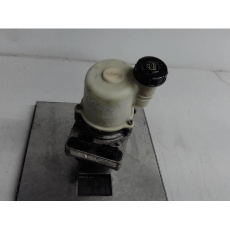 Pompe de direction DACIA SANDERO 1 Photo n°1